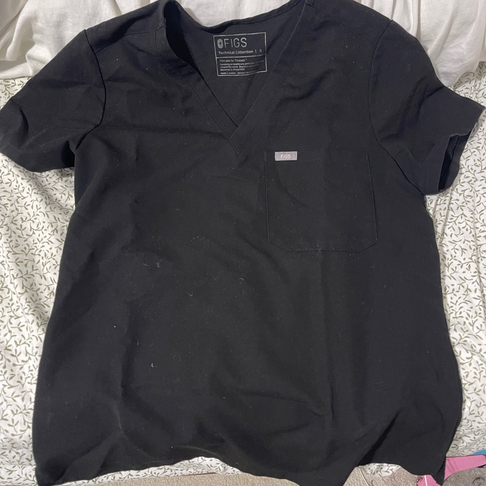 FIGS Women’s Black Caterina scrub top